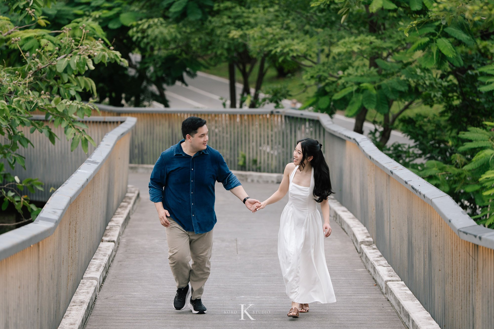 Bangkok Pre Wedding: Alison & Karl at Wat Pho & Benjakitti Park 218 benjakitti park pre wedding alison karl bangkok 218 Bangkok Pre Wedding: Alison & Karl at Wat Pho & Benjakitti Park