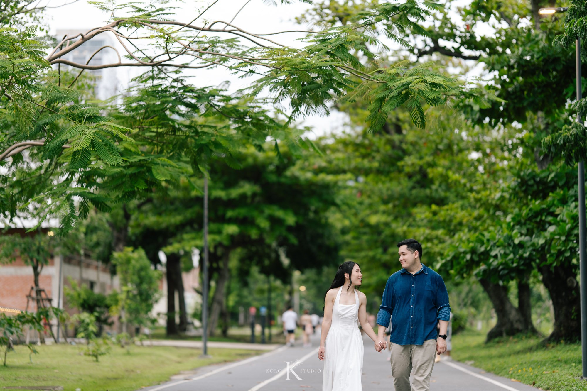 Bangkok Pre Wedding: Alison & Karl at Wat Pho & Benjakitti Park 222 benjakitti park pre wedding alison karl bangkok 222 Bangkok Pre Wedding: Alison & Karl at Wat Pho & Benjakitti Park