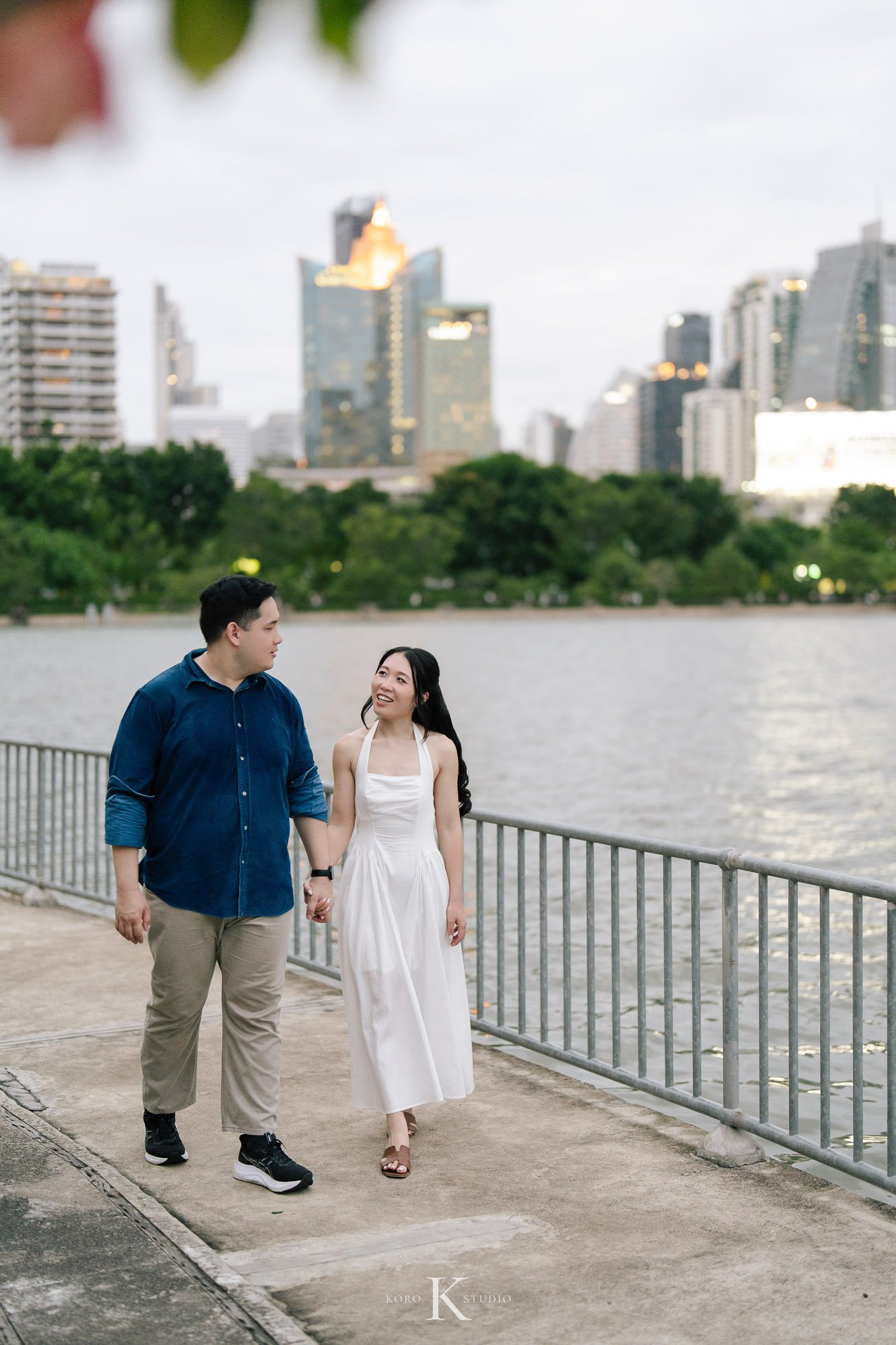 Bangkok Pre Wedding: Alison & Karl at Wat Pho & Benjakitti Park 228 benjakitti park pre wedding alison karl bangkok 228 Bangkok Pre Wedding: Alison & Karl at Wat Pho & Benjakitti Park