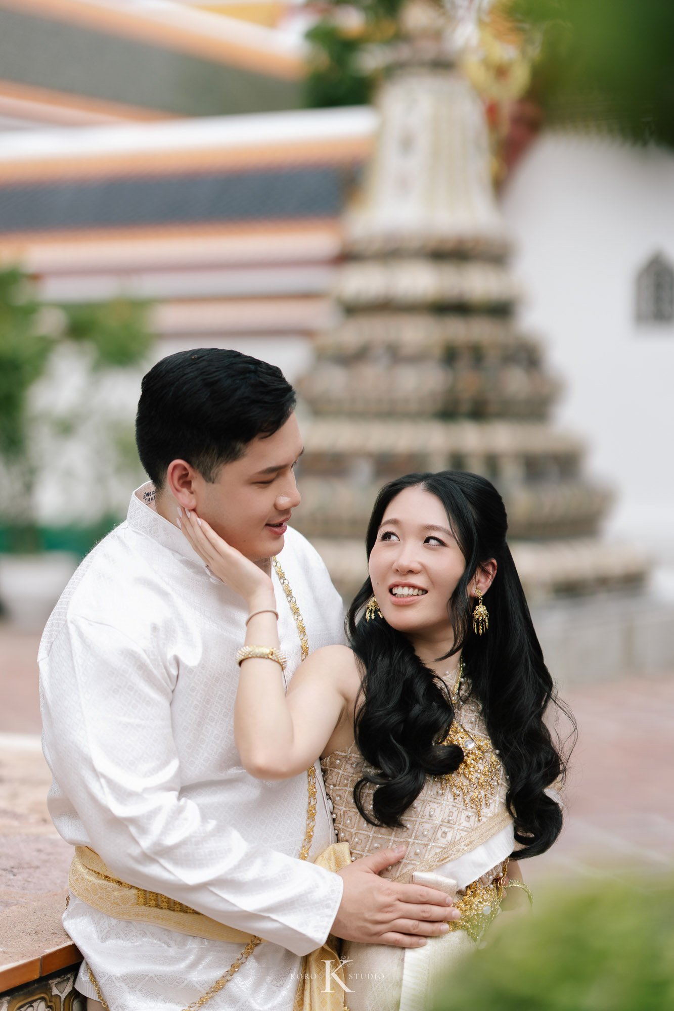 Bangkok Pre Wedding: Alison & Karl at Wat Pho & Benjakitti Park 25 benjakitti park pre wedding alison karl bangkok 25 Bangkok Pre Wedding: Alison & Karl at Wat Pho & Benjakitti Park