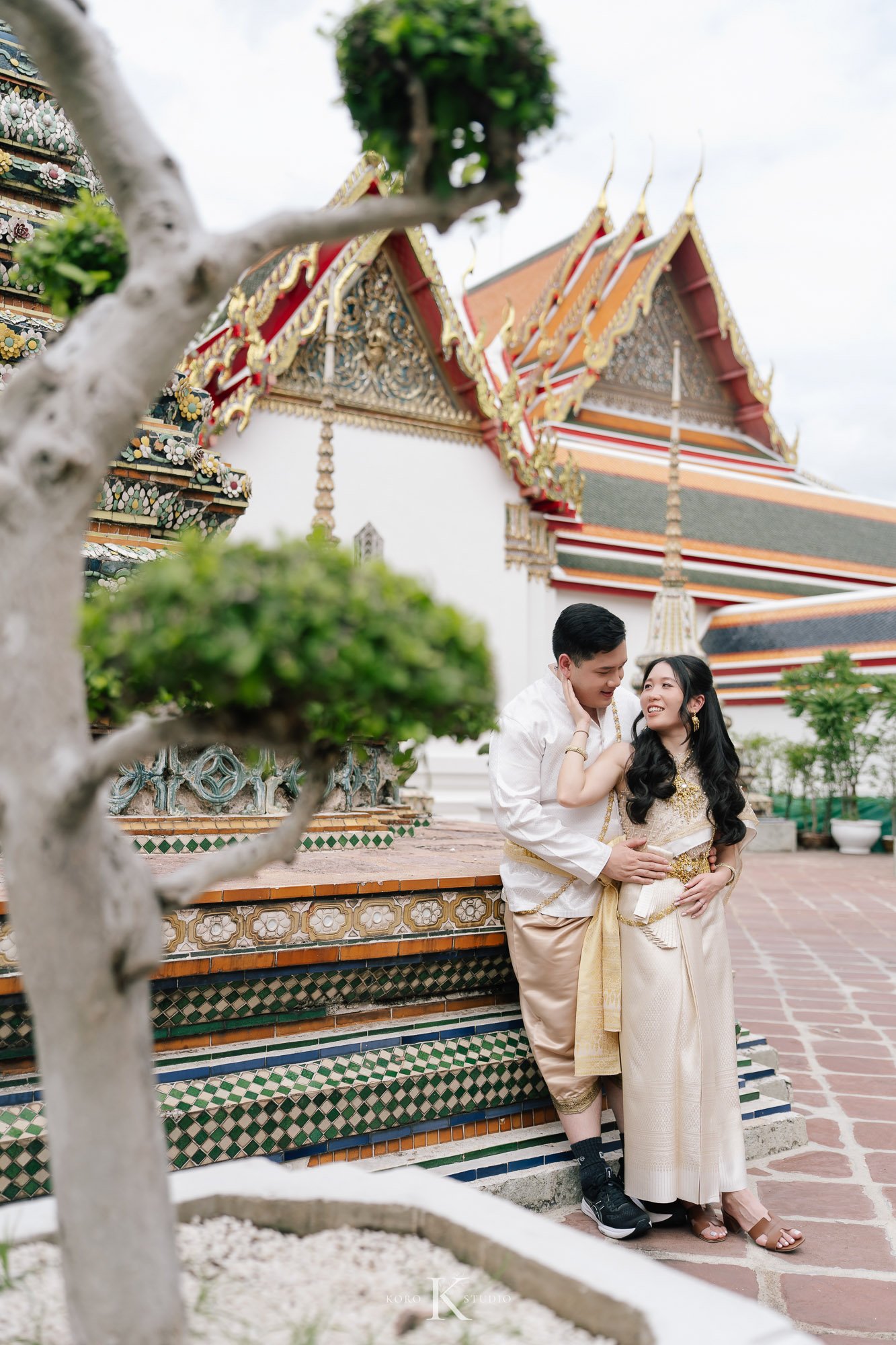Bangkok Pre Wedding: Alison & Karl at Wat Pho & Benjakitti Park 27 benjakitti park pre wedding alison karl bangkok 27 Bangkok Pre Wedding: Alison & Karl at Wat Pho & Benjakitti Park