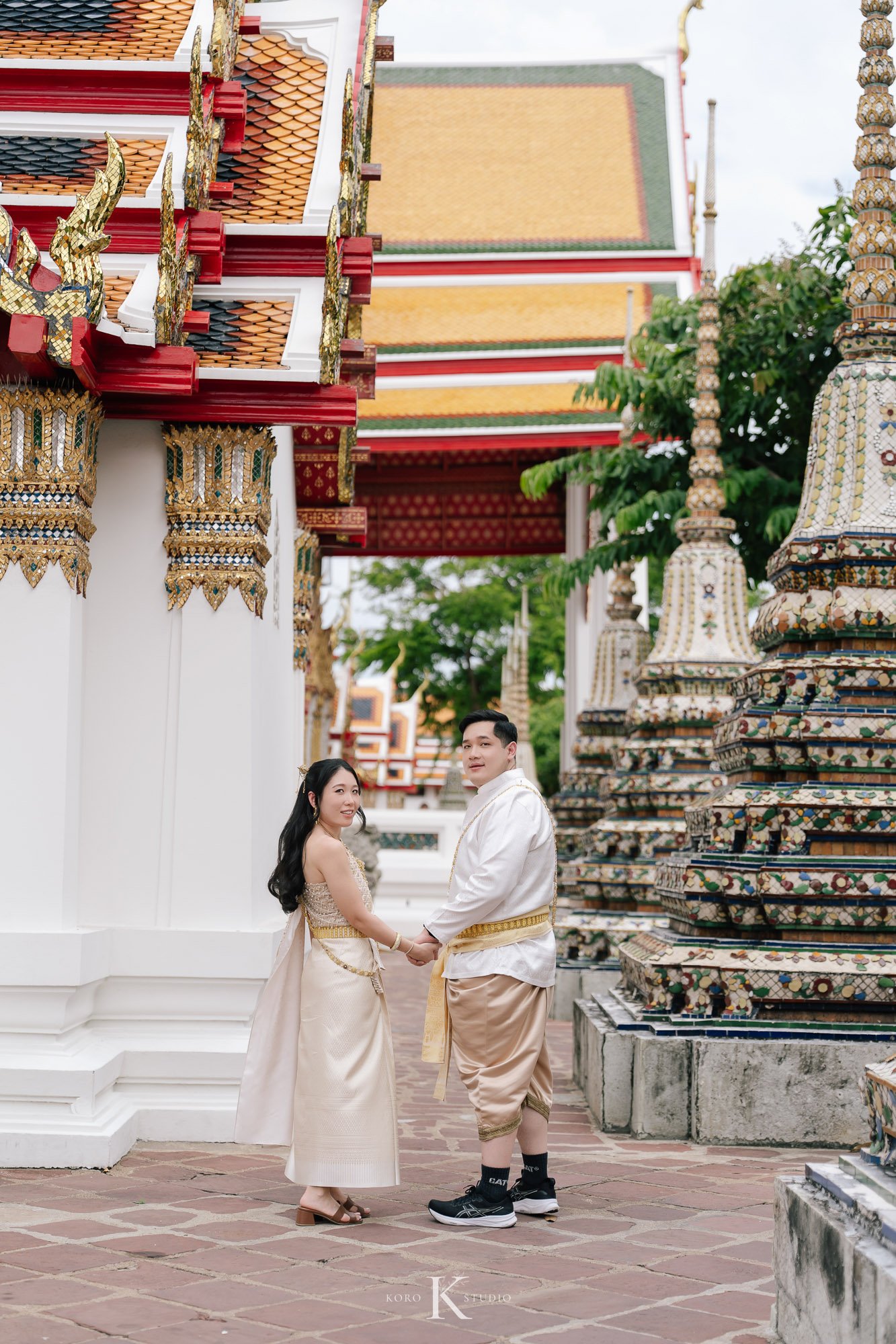 Bangkok Pre Wedding: Alison & Karl at Wat Pho & Benjakitti Park 29 benjakitti park pre wedding alison karl bangkok 29 Bangkok Pre Wedding: Alison & Karl at Wat Pho & Benjakitti Park
