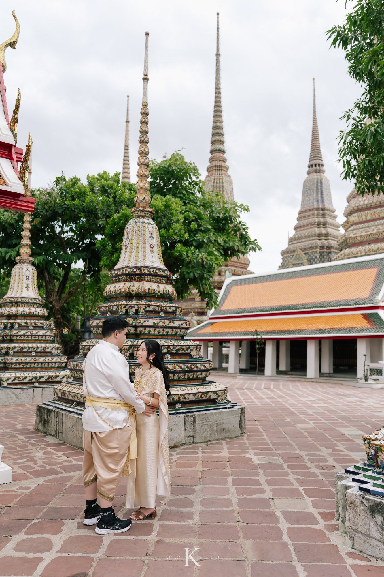 Bangkok Pre Wedding: Alison & Karl at Wat Pho & Benjakitti Park 35 benjakitti park pre wedding alison karl bangkok 35 Bangkok Pre Wedding: Alison & Karl at Wat Pho & Benjakitti Park