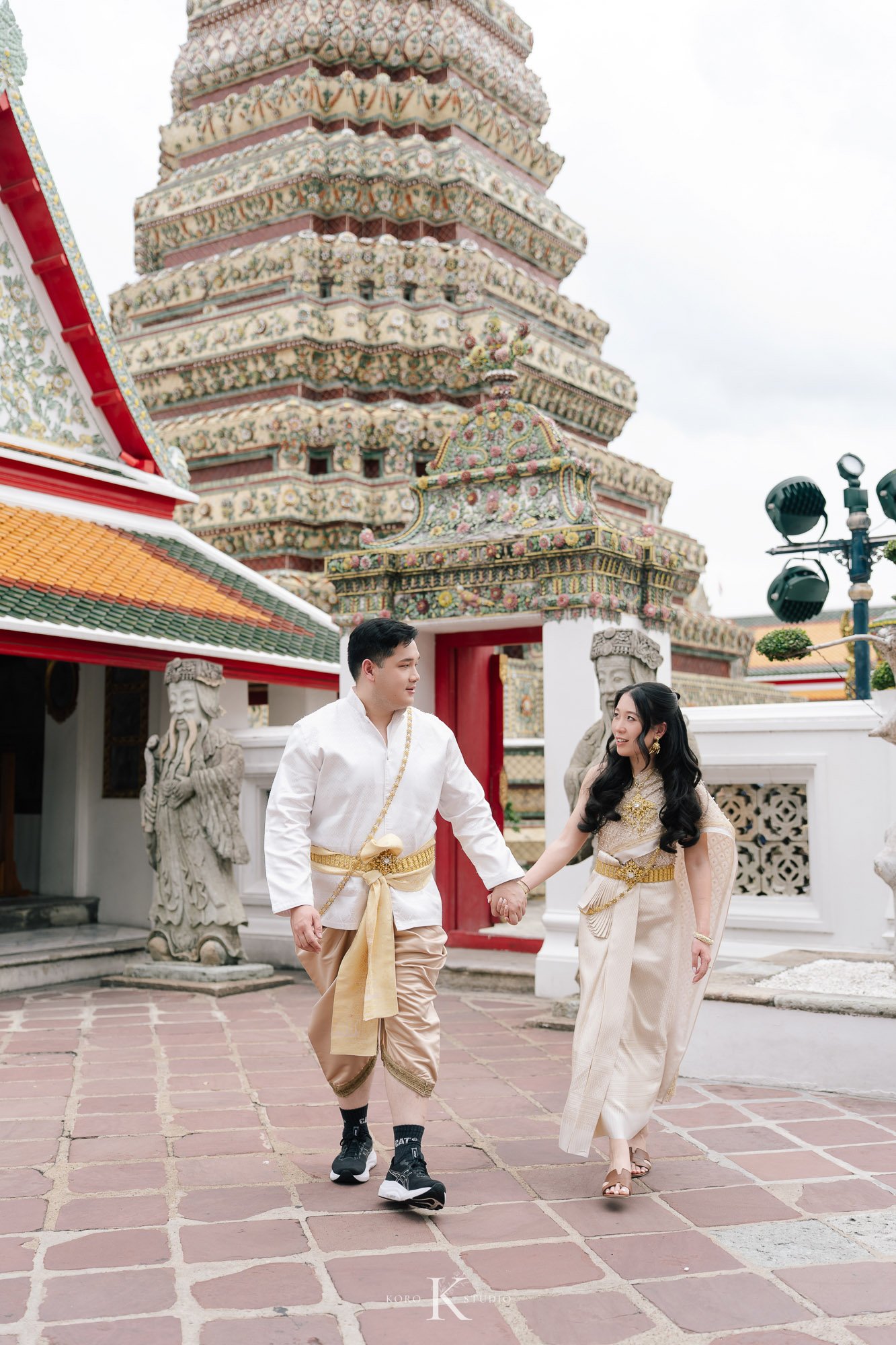 Bangkok Pre Wedding: Alison & Karl at Wat Pho & Benjakitti Park 4 benjakitti park pre wedding alison karl bangkok 4 Bangkok Pre Wedding: Alison & Karl at Wat Pho & Benjakitti Park