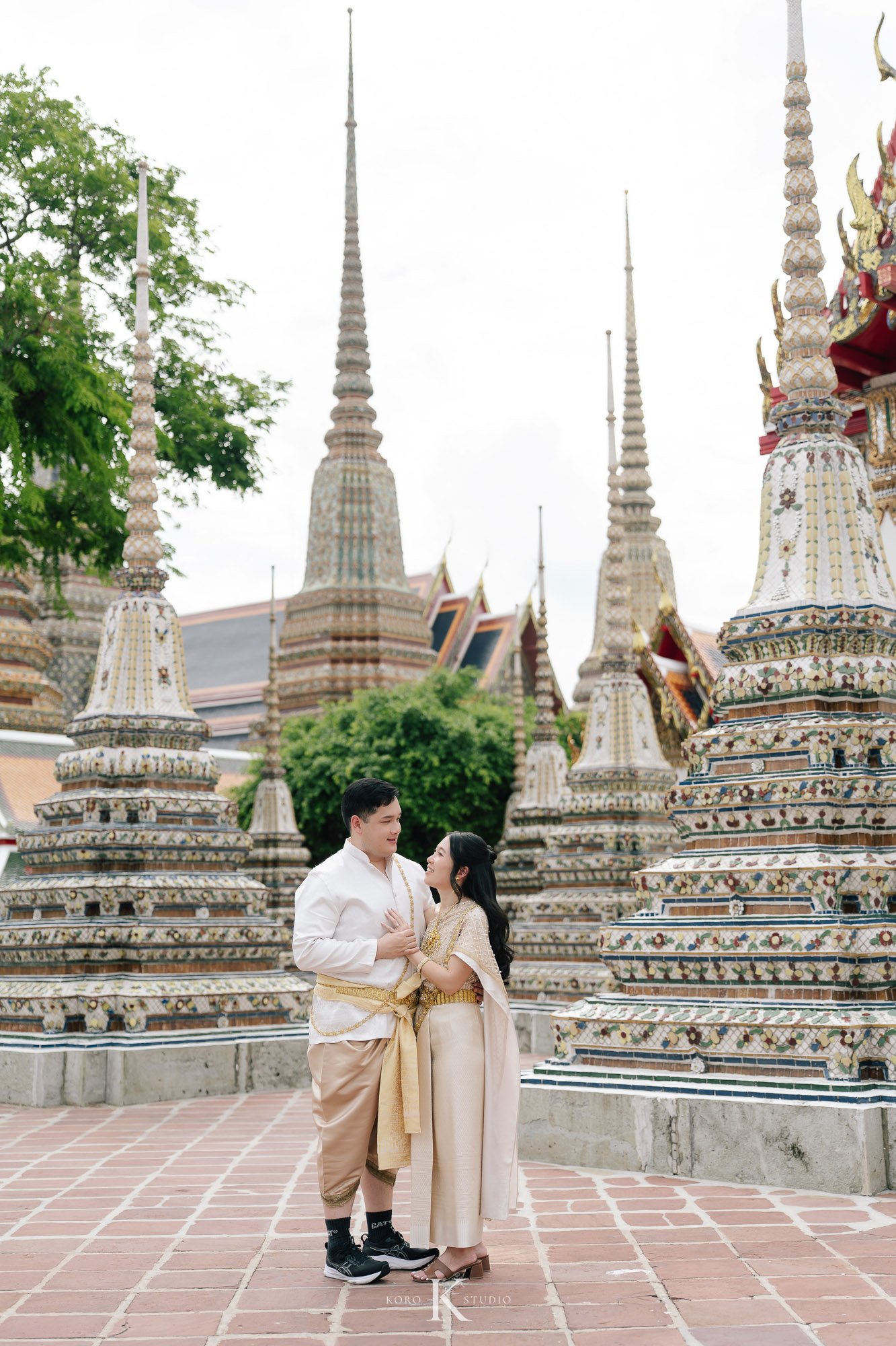 Bangkok Pre Wedding: Alison & Karl at Wat Pho & Benjakitti Park 43 benjakitti park pre wedding alison karl bangkok 43 Bangkok Pre Wedding: Alison & Karl at Wat Pho & Benjakitti Park