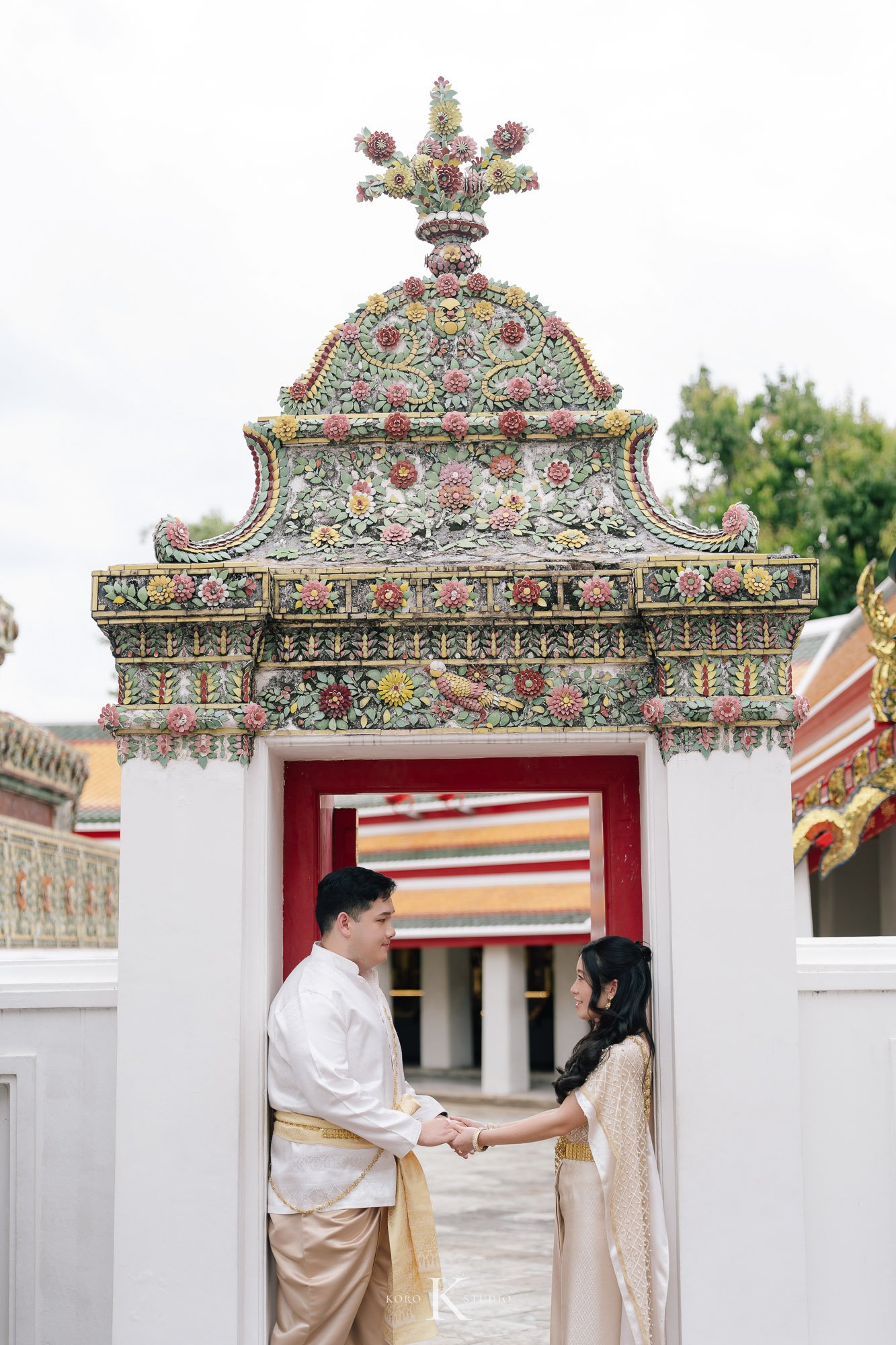 Bangkok Pre Wedding: Alison & Karl at Wat Pho & Benjakitti Park 6 benjakitti park pre wedding alison karl bangkok 6 Bangkok Pre Wedding: Alison & Karl at Wat Pho & Benjakitti Park