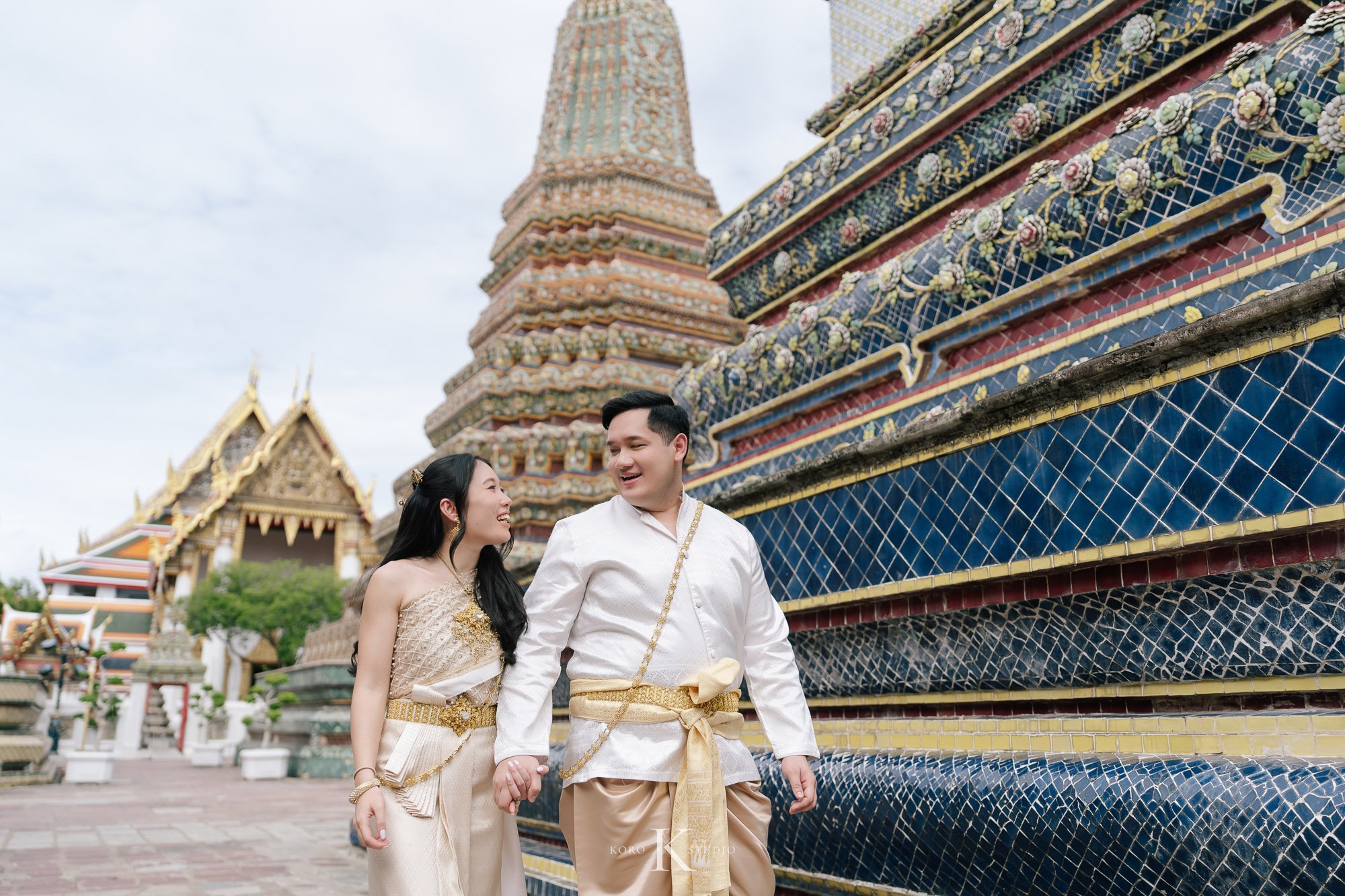 Bangkok Pre Wedding: Alison & Karl at Wat Pho & Benjakitti Park 81 benjakitti park pre wedding alison karl bangkok 81 Bangkok Pre Wedding: Alison & Karl at Wat Pho & Benjakitti Park