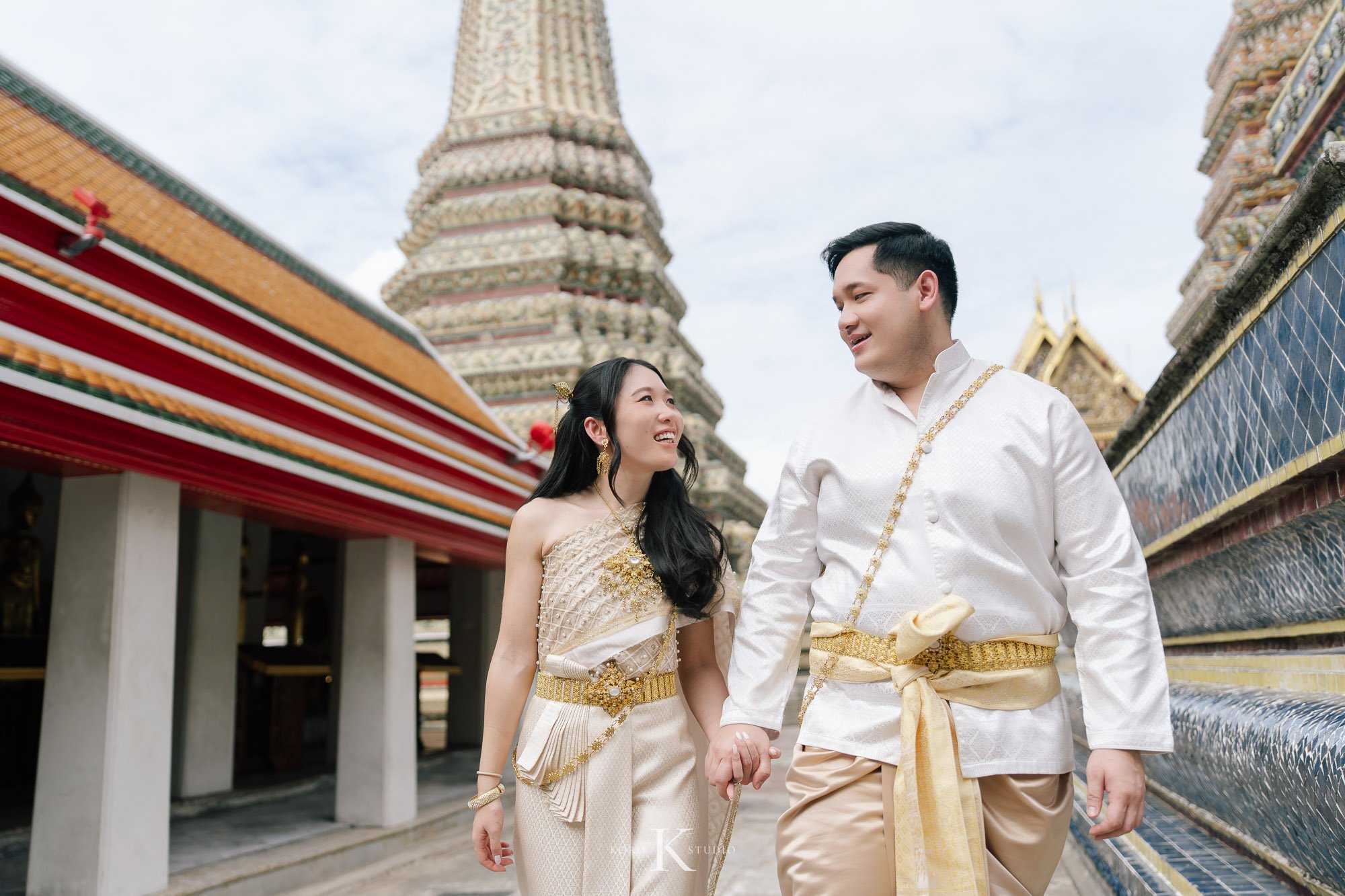 Bangkok Pre Wedding: Alison & Karl at Wat Pho & Benjakitti Park 82 benjakitti park pre wedding alison karl bangkok 82 Bangkok Pre Wedding: Alison & Karl at Wat Pho & Benjakitti Park