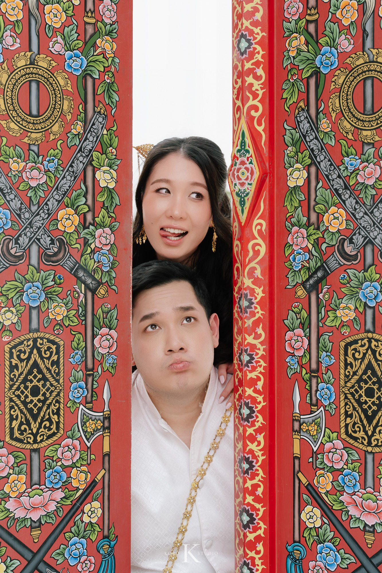 Bangkok Pre Wedding: Alison & Karl at Wat Pho & Benjakitti Park 86 benjakitti park pre wedding alison karl bangkok 86 Bangkok Pre Wedding: Alison & Karl at Wat Pho & Benjakitti Park