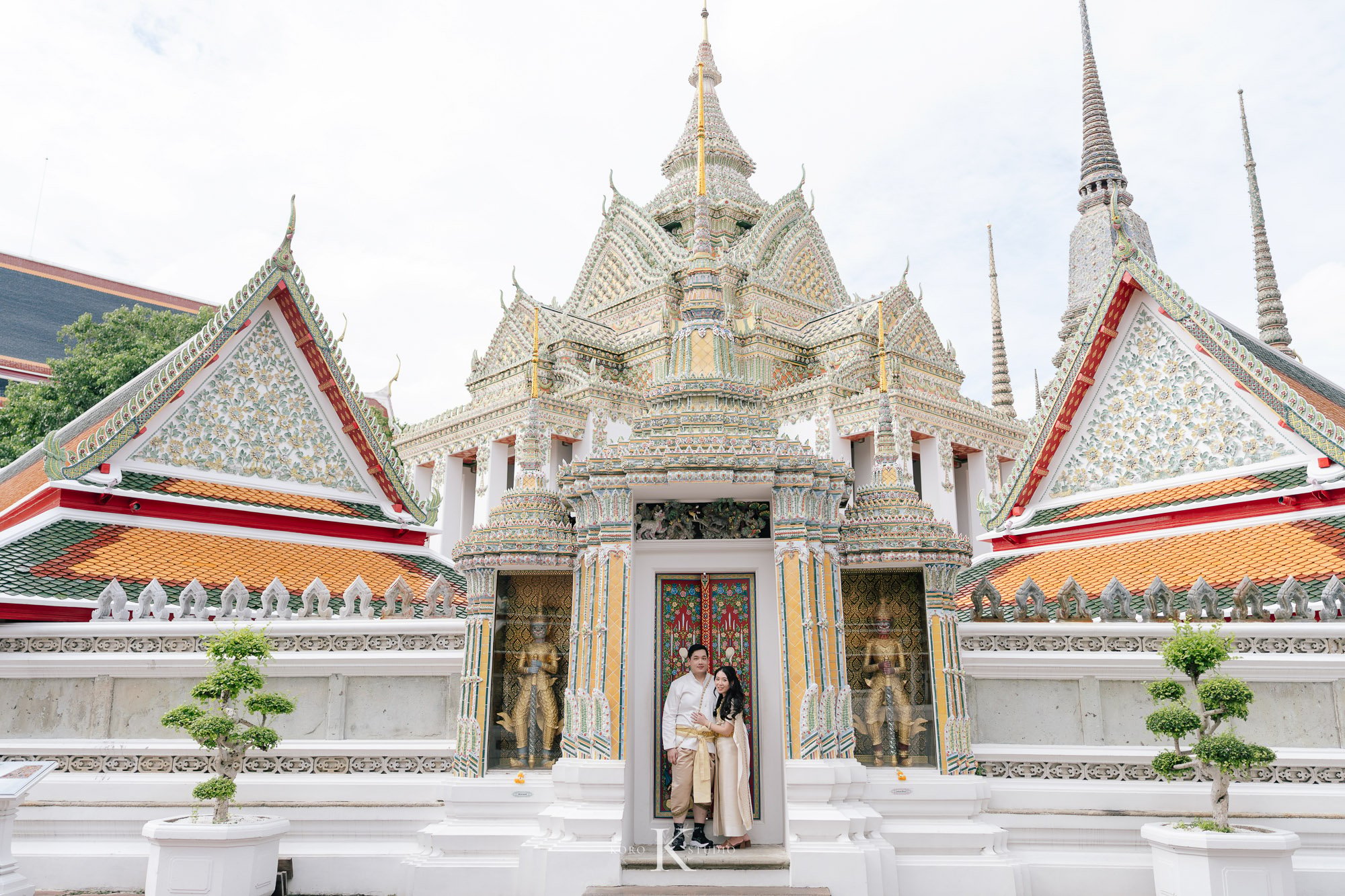 Bangkok Pre Wedding: Alison & Karl at Wat Pho & Benjakitti Park 89 benjakitti park pre wedding alison karl bangkok 89 Bangkok Pre Wedding: Alison & Karl at Wat Pho & Benjakitti Park