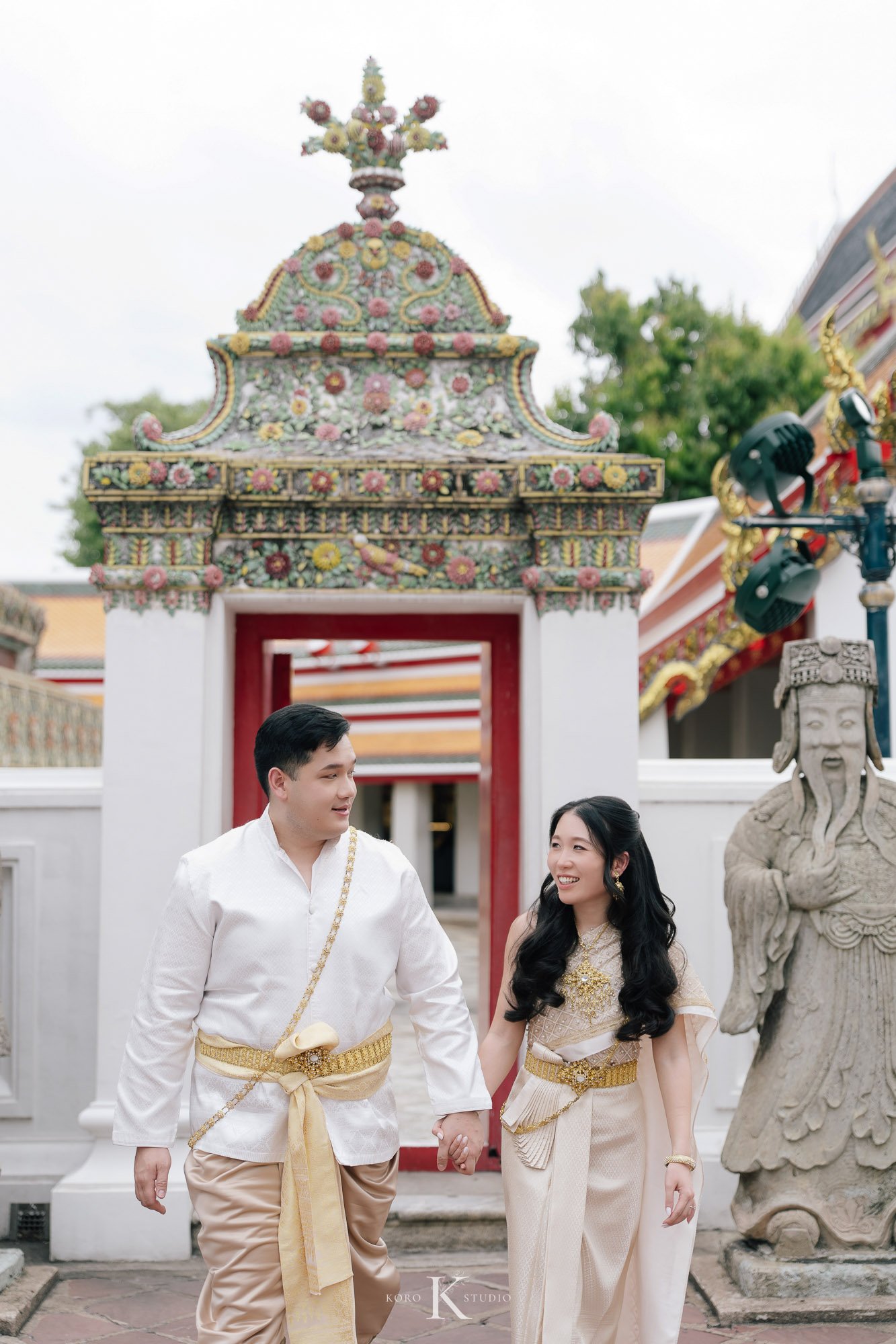 Bangkok Pre Wedding: Alison & Karl at Wat Pho & Benjakitti Park 9 benjakitti park pre wedding alison karl bangkok 9 Bangkok Pre Wedding: Alison & Karl at Wat Pho & Benjakitti Park