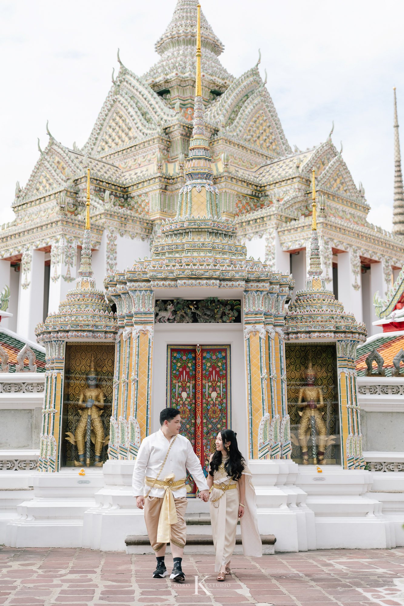 Bangkok Pre Wedding: Alison & Karl at Wat Pho & Benjakitti Park 93 benjakitti park pre wedding alison karl bangkok 93 Bangkok Pre Wedding: Alison & Karl at Wat Pho & Benjakitti Park