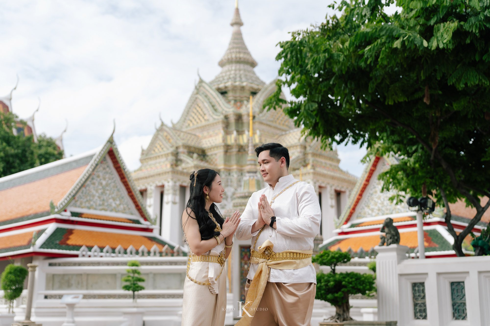 Bangkok Pre Wedding: Alison & Karl at Wat Pho & Benjakitti Park 96 benjakitti park pre wedding alison karl bangkok 96 Bangkok Pre Wedding: Alison & Karl at Wat Pho & Benjakitti Park