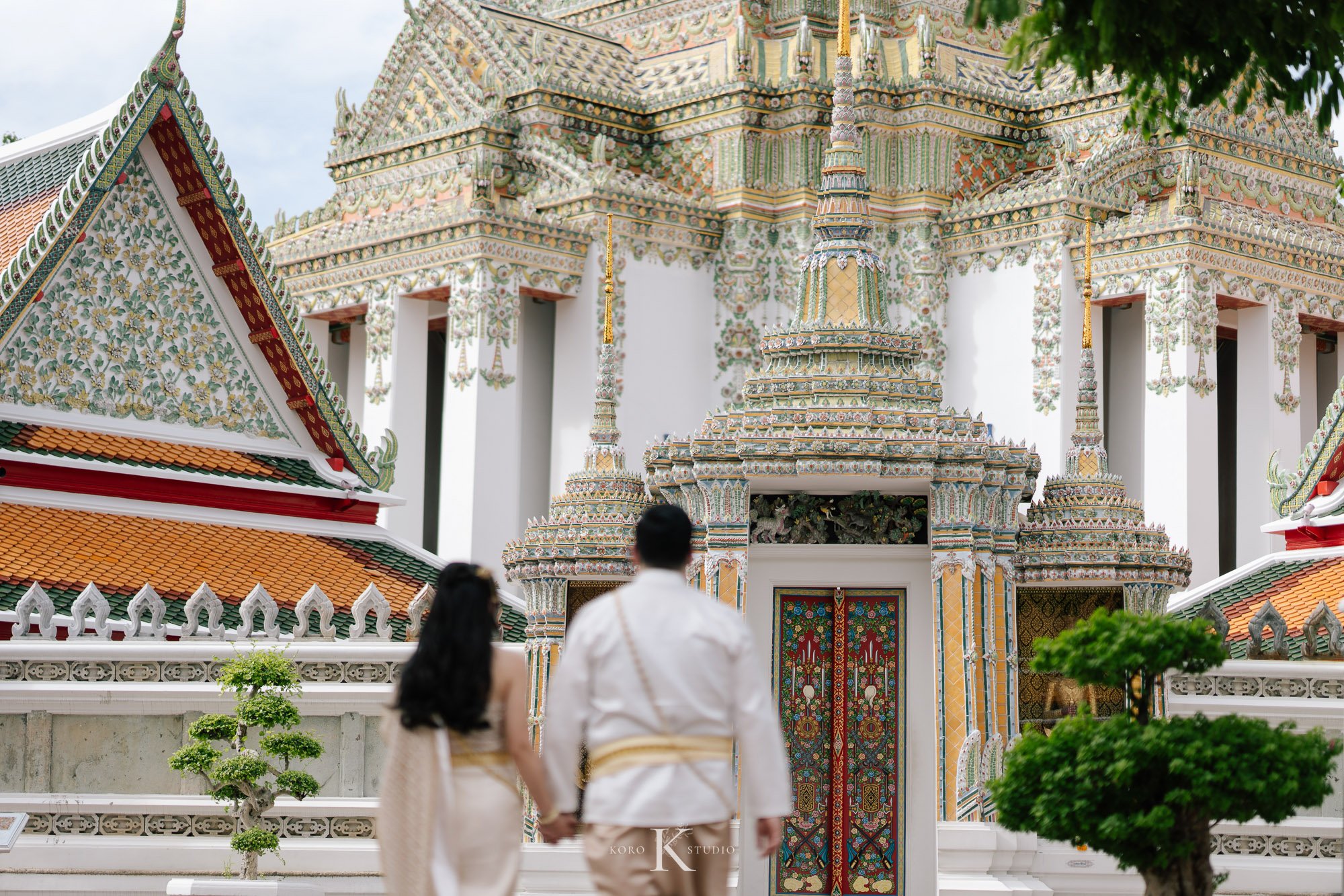 Bangkok Pre Wedding: Alison & Karl at Wat Pho & Benjakitti Park 97 benjakitti park pre wedding alison karl bangkok 97 Bangkok Pre Wedding: Alison & Karl at Wat Pho & Benjakitti Park