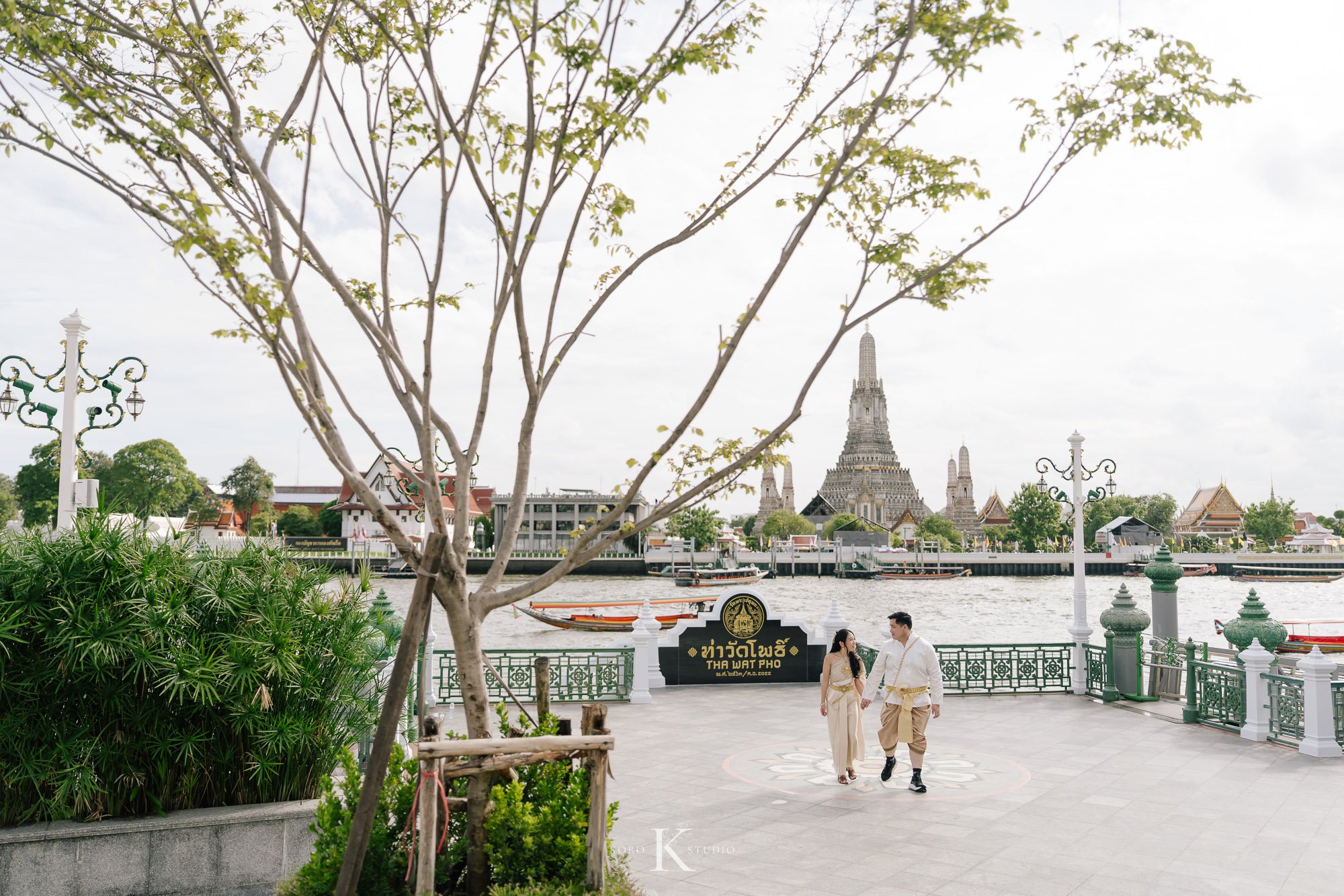 Bangkok Pre Wedding: Alison & Karl at Wat Pho & Benjakitti Park 99 benjakitti park pre wedding alison karl bangkok 99 Bangkok Pre Wedding: Alison & Karl at Wat Pho & Benjakitti Park