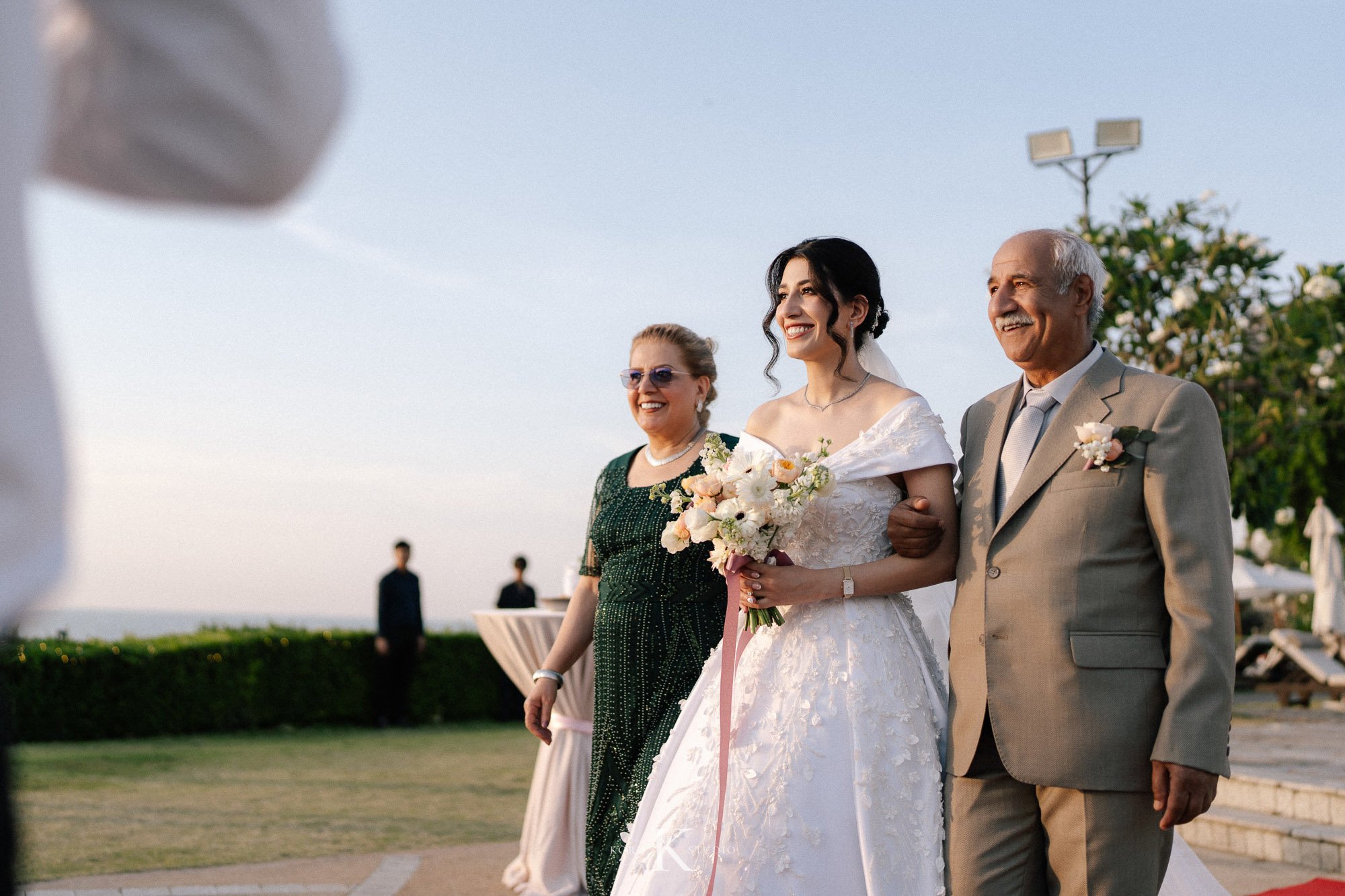 Dusit Thani Pattaya Hotel Wedding | Nafiseh & Ron 95 dusit thani pattaya hotel wedding nafiseh ron 95 Dusit Thani Pattaya Hotel Wedding | Nafiseh & Ron