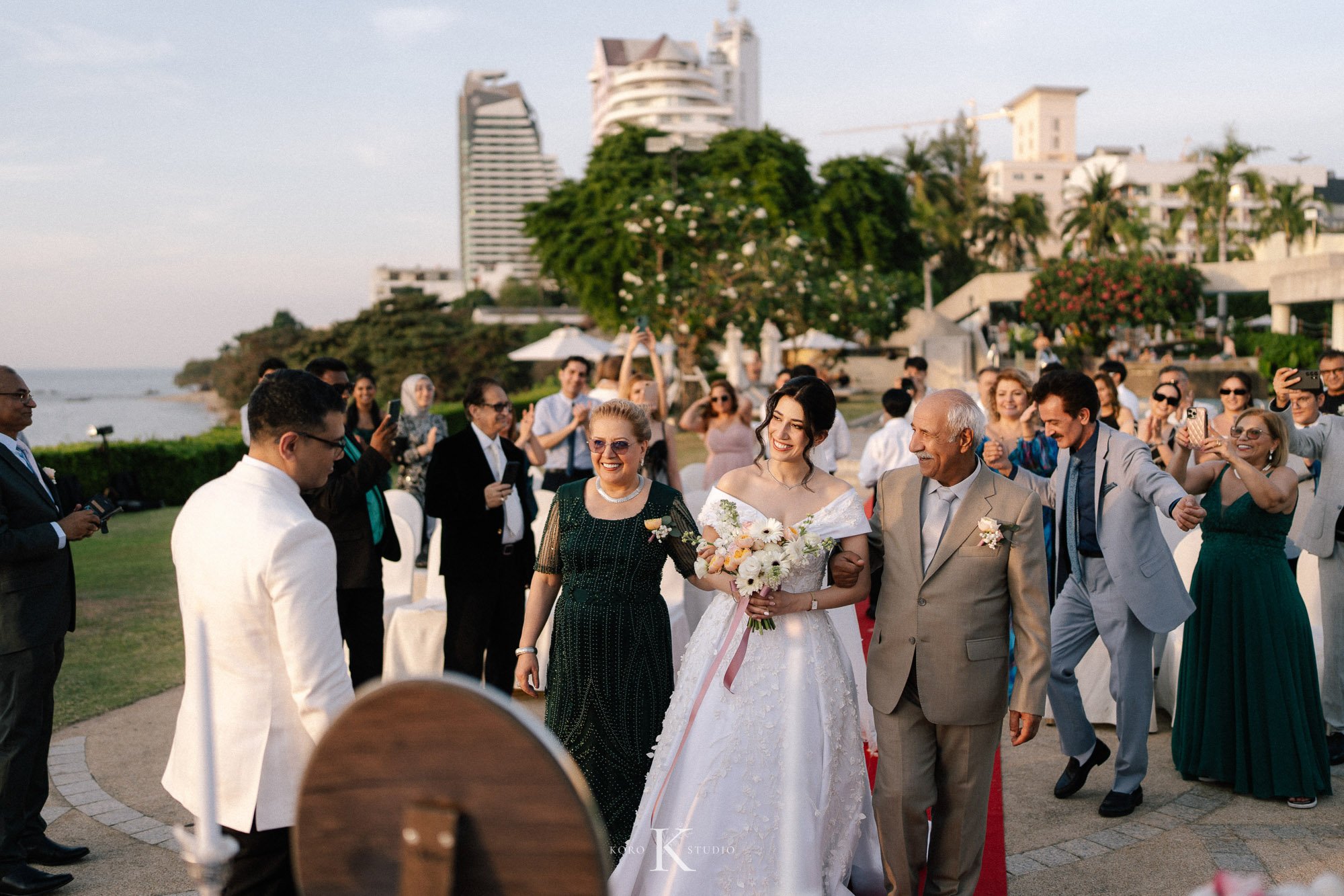Dusit Thani Pattaya Hotel Wedding | Nafiseh & Ron 97 dusit thani pattaya hotel wedding nafiseh ron 97 Dusit Thani Pattaya Hotel Wedding | Nafiseh & Ron