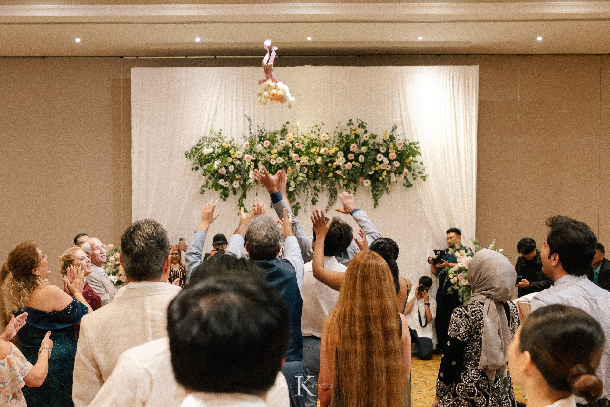 Dusit Thani Pattaya Wedding | Nafiseh & Ron’s Celebration 160 dusit thani pattaya wedding nafiseh ron 160 Dusit Thani Pattaya Wedding | Nafiseh & Ron’s Celebration