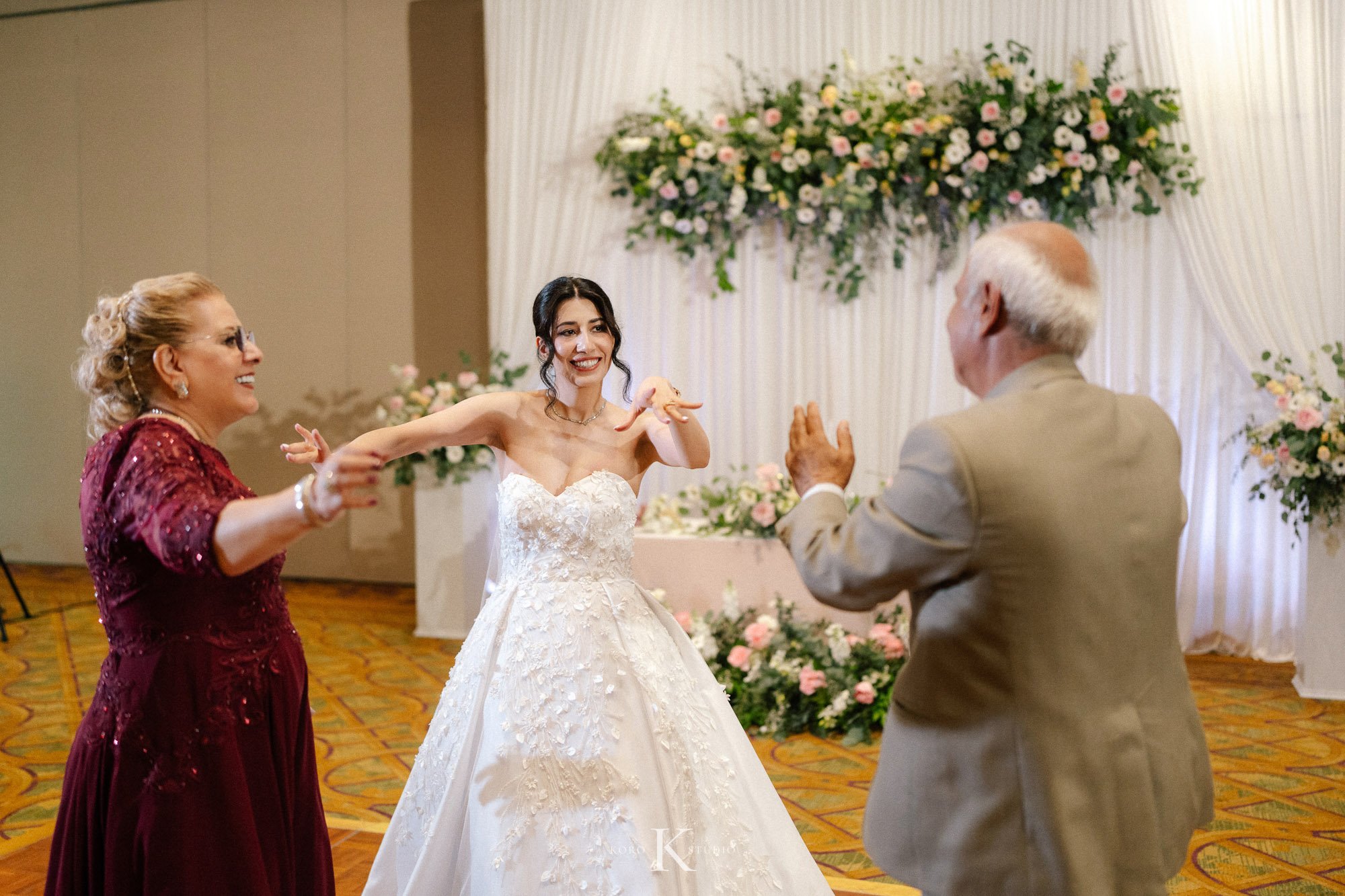 Dusit Thani Pattaya Wedding | Nafiseh & Ron’s Celebration 26 dusit thani pattaya wedding nafiseh ron 26 Dusit Thani Pattaya Wedding | Nafiseh & Ron’s Celebration