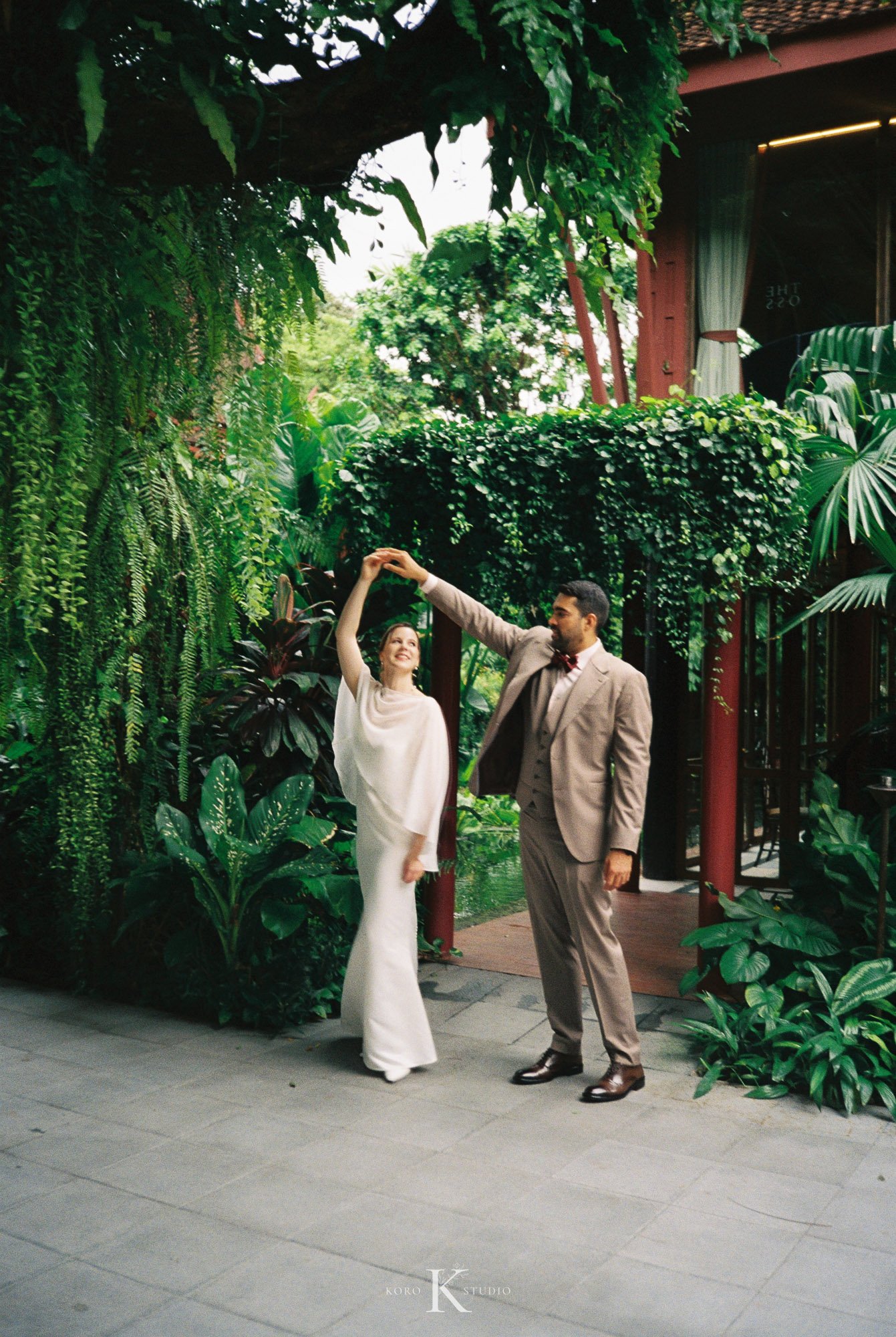 Jim Thompson House Bangkok Wedding | Kelsey & Marcos 12 jim thompson house bangkok wedding film photography kelsey marcos 12 Jim Thompson House Bangkok Wedding | Kelsey & Marcos