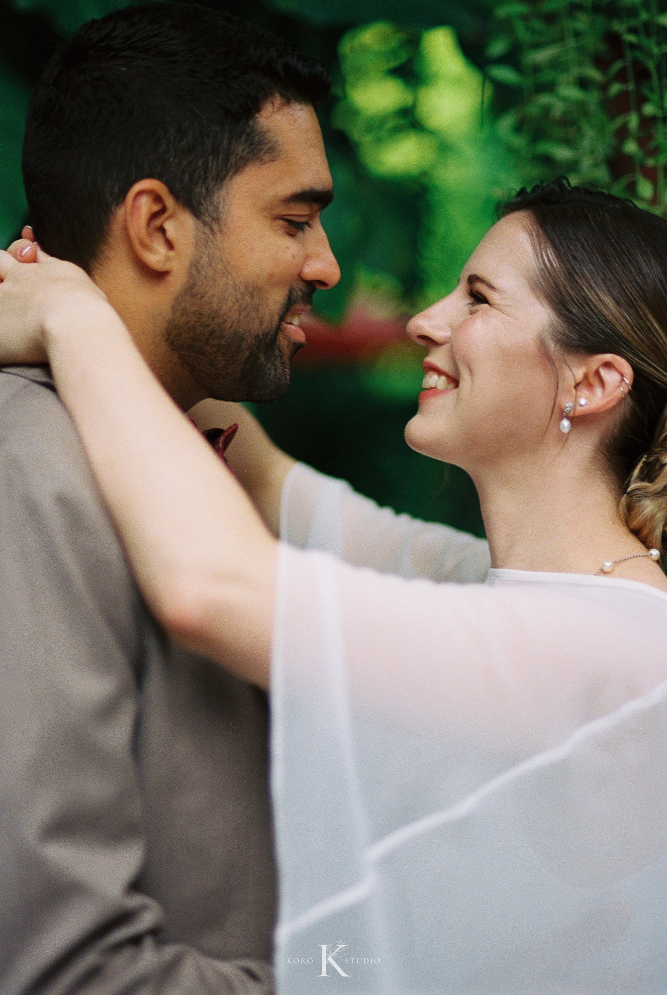 Jim Thompson House Bangkok Wedding | Kelsey & Marcos 15 jim thompson house bangkok wedding film photography kelsey marcos 15 Jim Thompson House Bangkok Wedding | Kelsey & Marcos