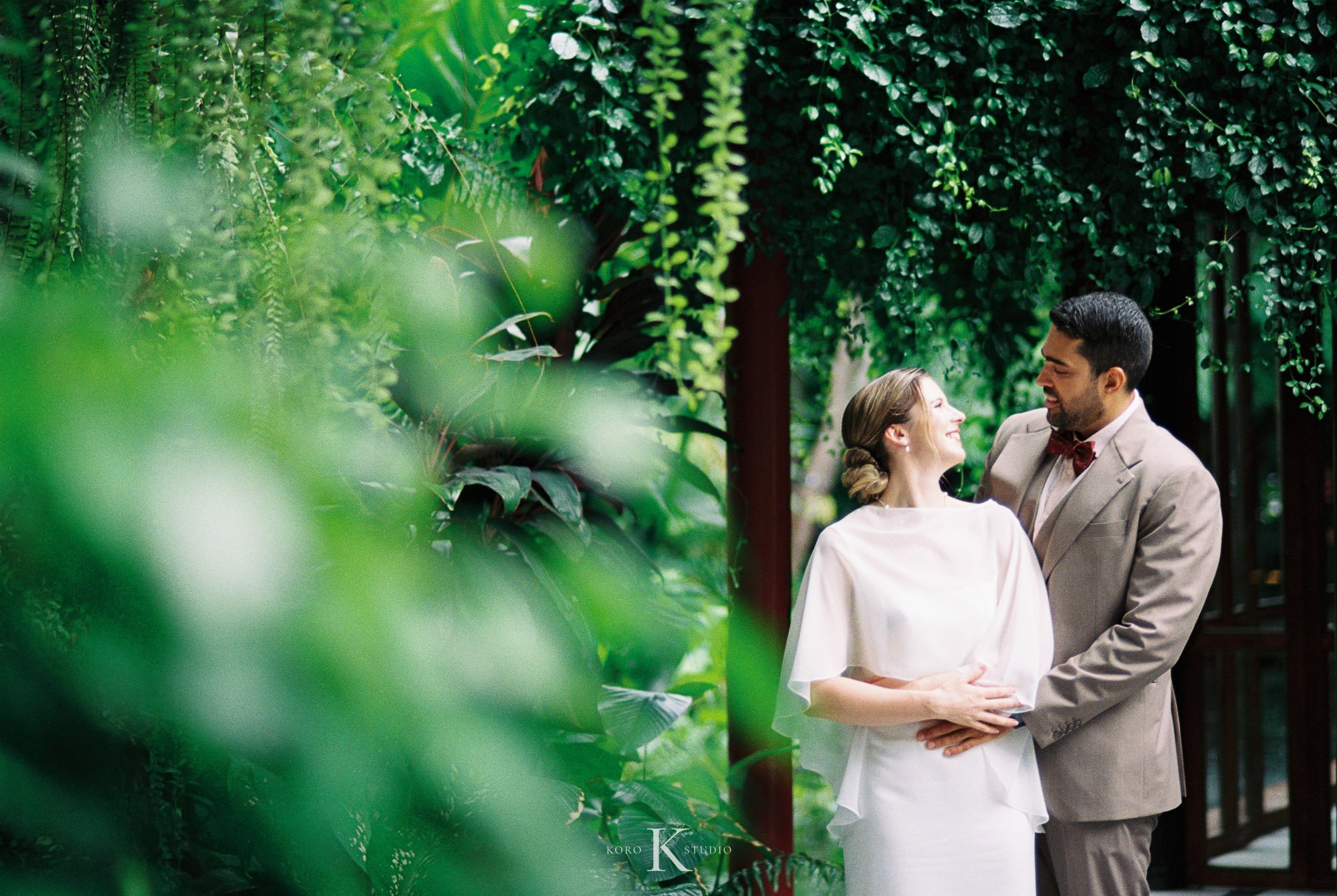Jim Thompson House Bangkok Wedding | Kelsey & Marcos 17 jim thompson house bangkok wedding film photography kelsey marcos 17 Jim Thompson House Bangkok Wedding | Kelsey & Marcos