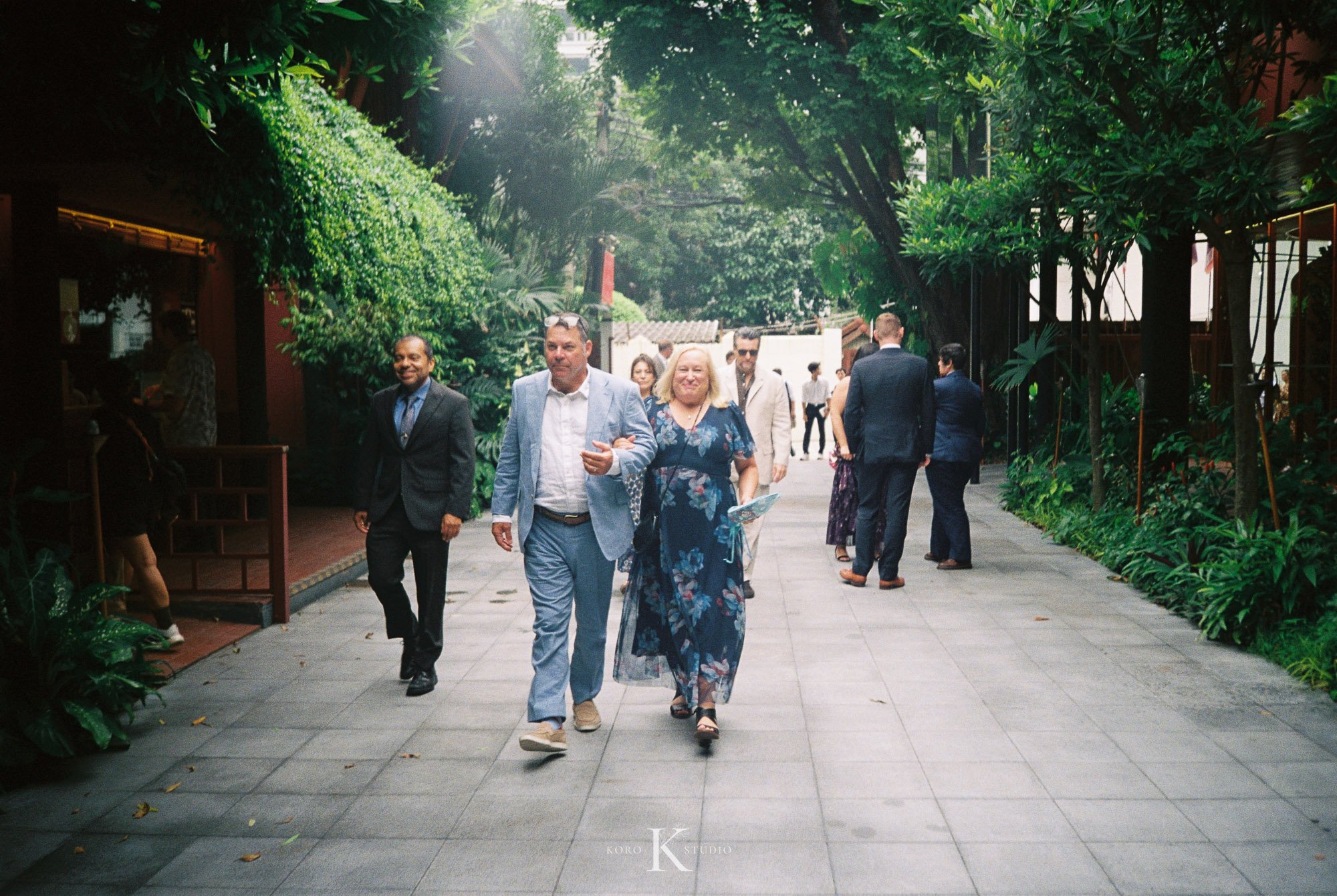 Jim Thompson House Bangkok Wedding | Kelsey & Marcos 18 jim thompson house bangkok wedding film photography kelsey marcos 18 Jim Thompson House Bangkok Wedding | Kelsey & Marcos