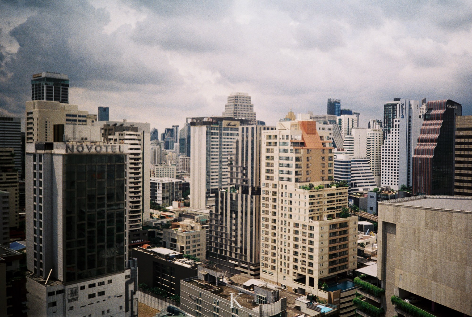 Jim Thompson House Bangkok Wedding | Kelsey & Marcos 4 jim thompson house bangkok wedding film photography kelsey marcos 4 Jim Thompson House Bangkok Wedding | Kelsey & Marcos