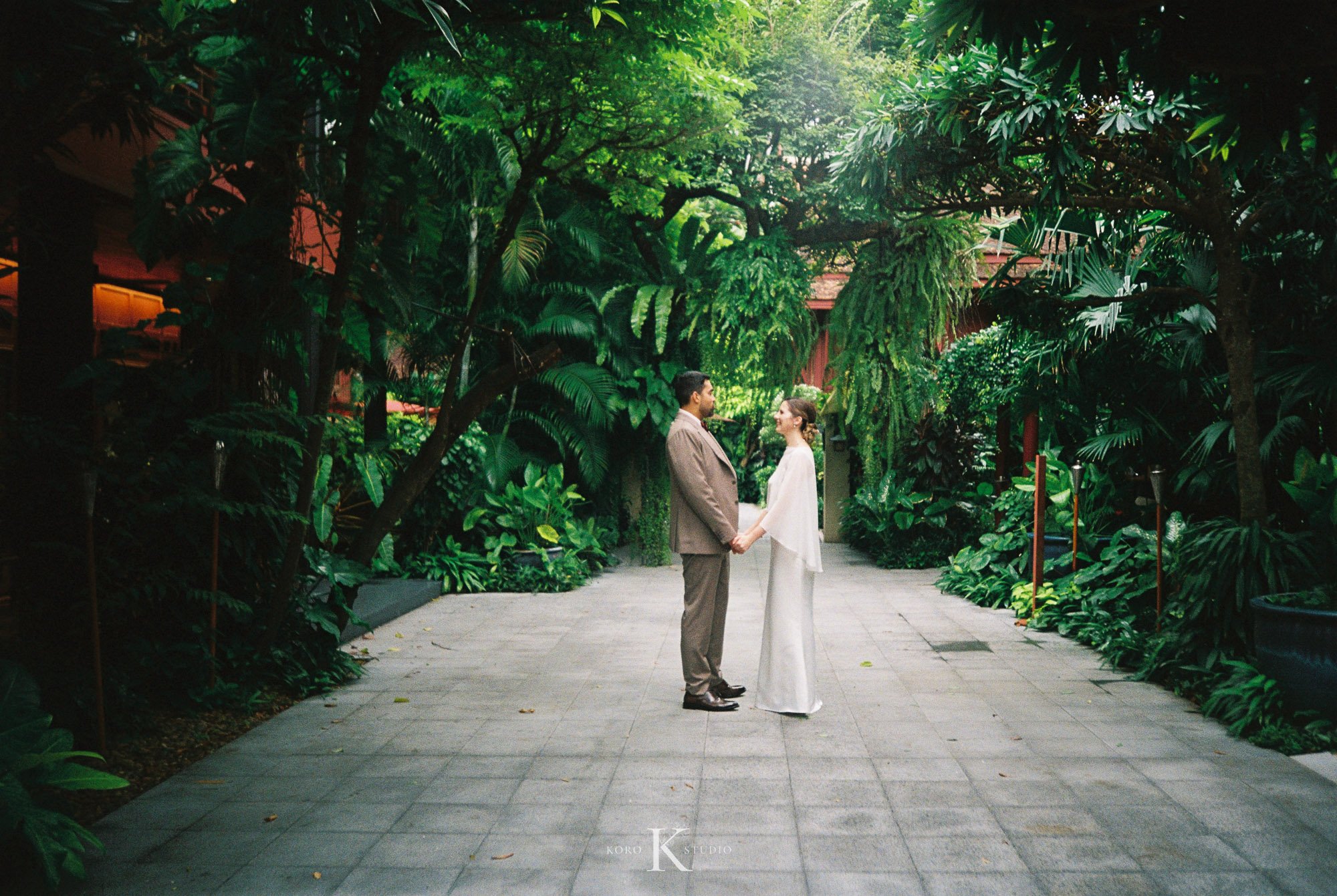 Jim Thompson House Bangkok Wedding | Kelsey & Marcos 9 jim thompson house bangkok wedding film photography kelsey marcos 9 Jim Thompson House Bangkok Wedding | Kelsey & Marcos