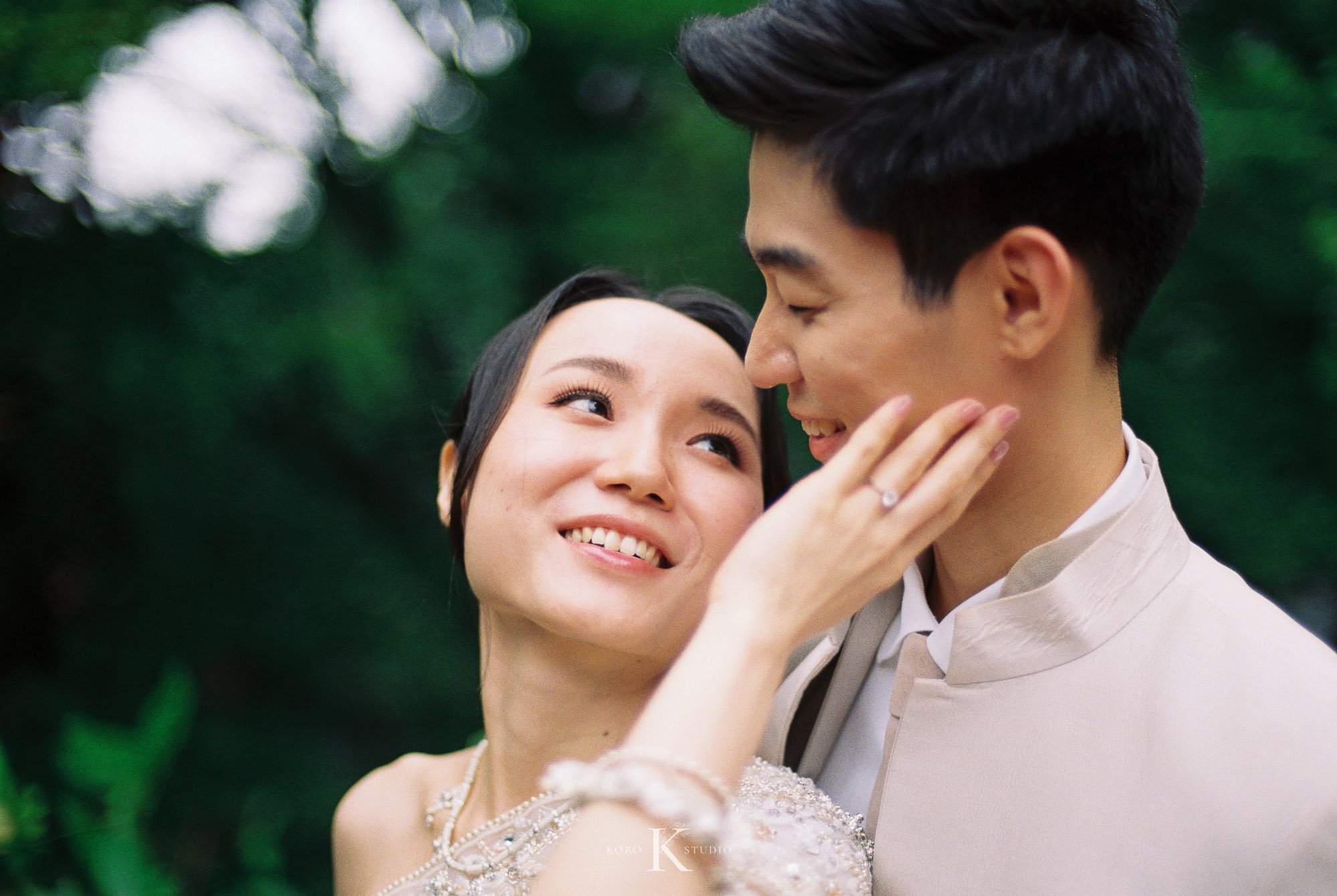 The Gardens of Dinsor Palace Wedding Film Photography 15 the gardes of dinsor palace wedding film photography 15 The Gardens of Dinsor Palace Wedding Film Photography
