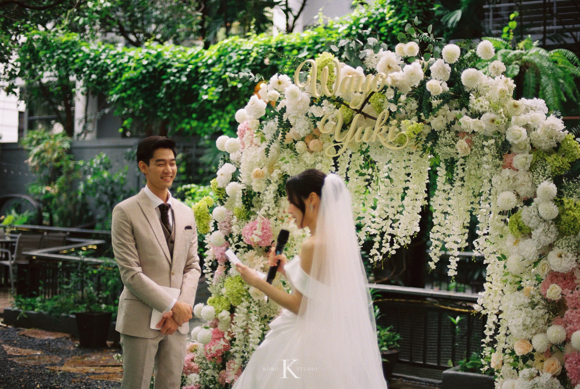 The Gardens of Dinsor Palace Wedding Film Photography 19 the gardes of dinsor palace wedding film photography 19 The Gardens of Dinsor Palace Wedding Film Photography