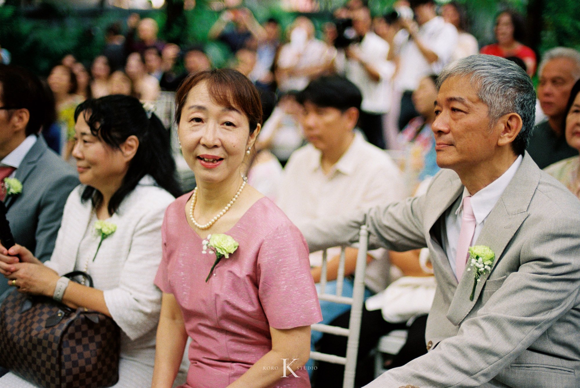 The Gardens of Dinsor Palace Wedding Film Photography 21 the gardes of dinsor palace wedding film photography 21 The Gardens of Dinsor Palace Wedding Film Photography