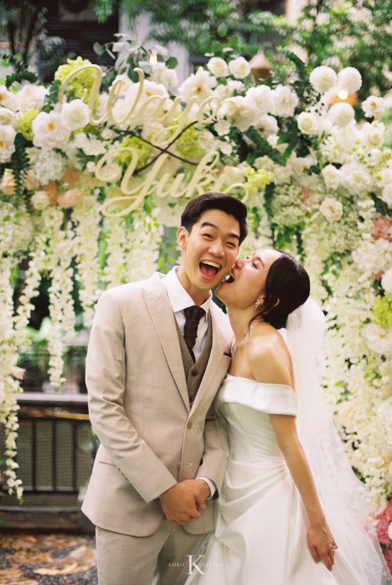 The Gardens of Dinsor Palace Wedding Film Photography 28 the gardes of dinsor palace wedding film photography 29 The Gardens of Dinsor Palace Wedding Film Photography
