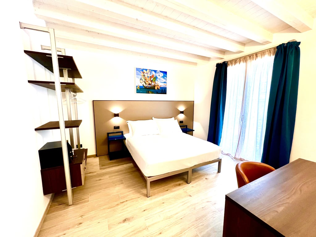 SUITE 1