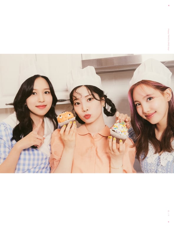 图片[12]-2021.11 TWICE 6th Anniversary 'Happy TWICE & ONCE day!' AR 写真集 - 在线免费观看-阅图吧