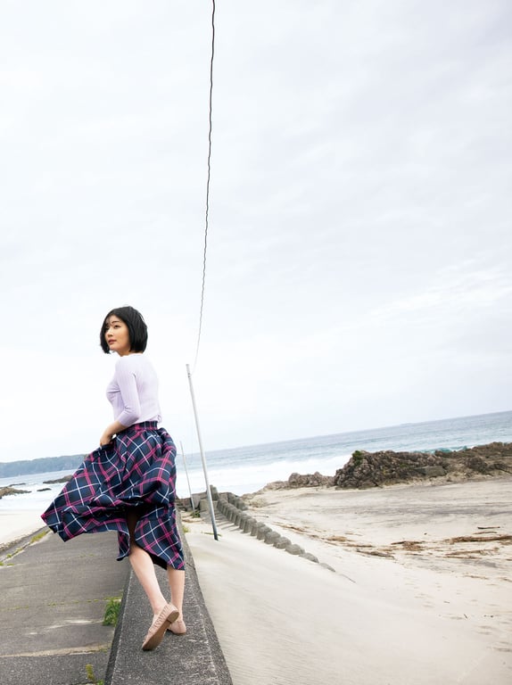 图片[70]-#新藤まなみ写真集『Ｑｕｅｅｎｓ』 - 全本免费在线观看-阅图吧