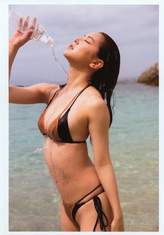 图片[31]-Miru Shiroma 白间美瑠 NMB48毕业纪念写真集「REBORN」 - 阅图吧-阅图吧