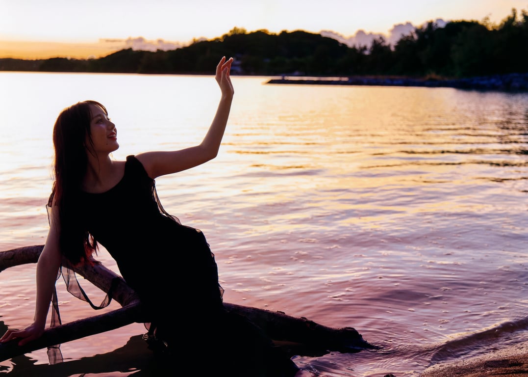 图片[79]-2024.10.07 (22∕7) 麻丘真央 1st写真集 『 光之镜 』 - 在线免费观看-阅图吧