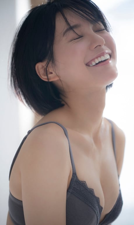 图片[35]-Momoko Arata 新田桃子 - 一人分饰三角女演员、首次写真集 (NO watermark)(NO watermark) - 在线免费观看-阅图吧