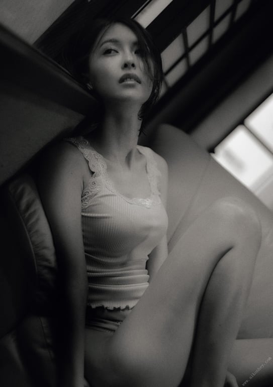 图片[100]-2024.12.20 奈月世奈写真集 SILK of the MOON - 在线免费观看-阅图吧