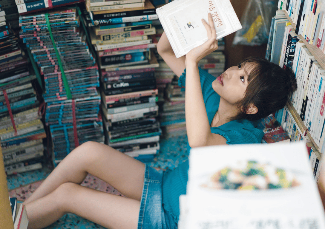 图片[48]-2024.12.19 山下Emily 1st写真集「SHY」 - 在线免费观看-阅图吧