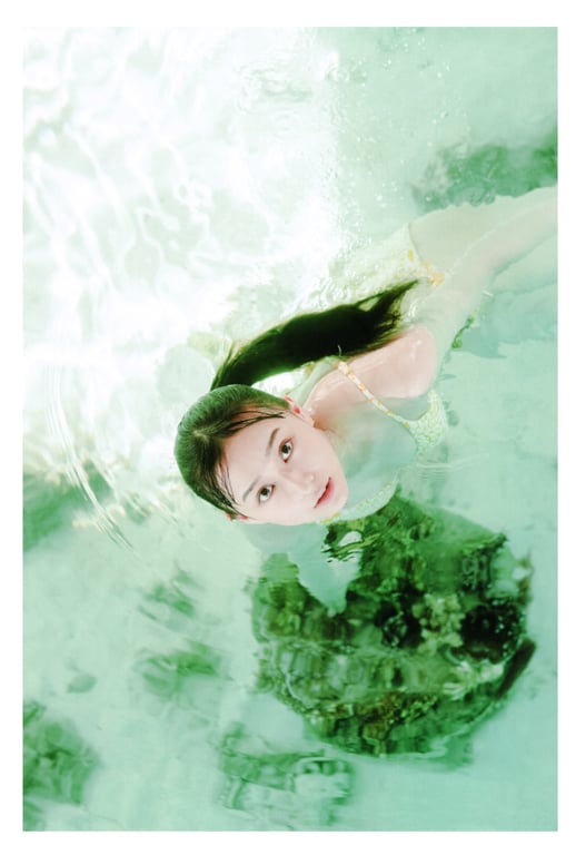 图片[28]-Ayane Suzuki 鈴木絢音 - 1st Photobook The angle of the light 光之角度 (2020-11-10) - 在线免费观看-阅图吧