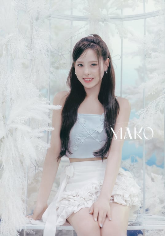 NiziU Live with U 2024-2025 “AWAKE” 宣传册-阅图吧