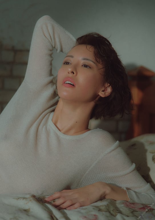 图片[15]-2024.12.20 奈月世奈写真集 SILK of the MOON - 在线免费观看-阅图吧