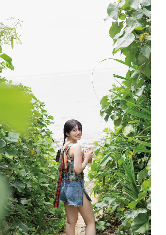 图片[11]-2024.08.28 【電子版だけの特典カットつき】石浜芽衣1st 写真集 闪耀 - 在线免费观看-阅图吧