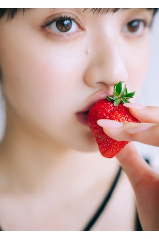 图片[17]-Suzuka Chinzei 镇西寿寿歌 - WHITE graph (2023-07-28) - 在线免费观看-阅图吧