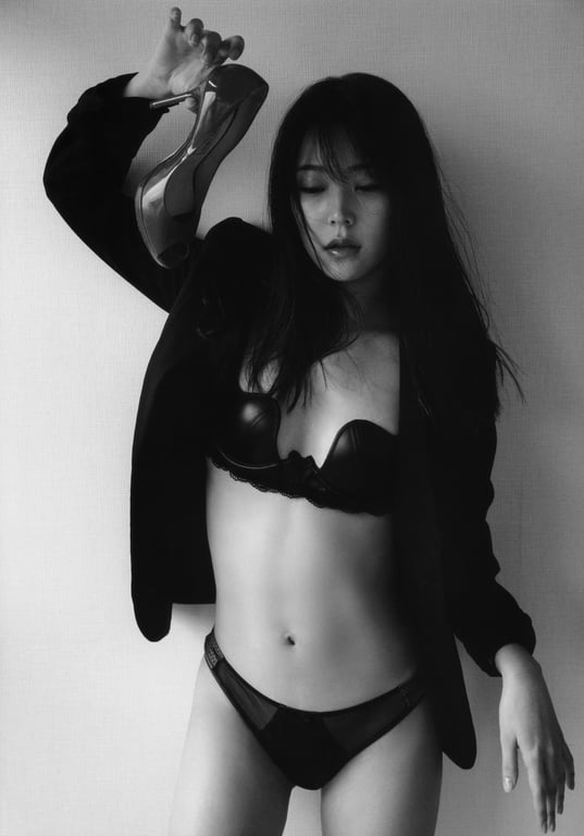 图片[16]-Miru Shiroma 白间美瑠 NMB48毕业纪念写真集「REBORN」 - 阅图吧-阅图吧