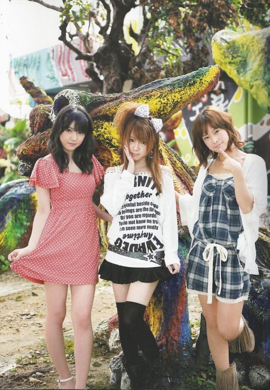 图片[2]-#モーニング娘。亀井絵里・道重さゆみ・田中れいな 写真集 亀井絵里 卒業記念 ハロハロ！Memories - 全本免费在线观看-阅图吧