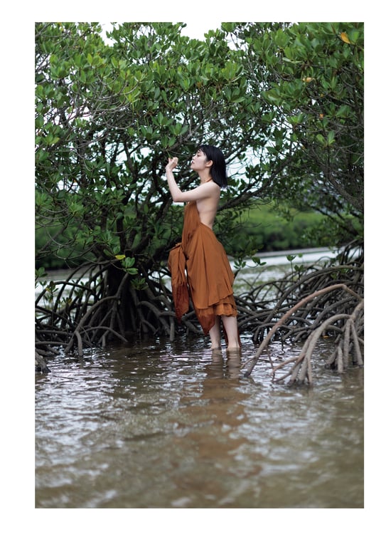 图片[41]-2024.08.28 【電子版だけの特典カットつき】石浜芽衣1st 写真集 闪耀 - 在线免费观看-阅图吧