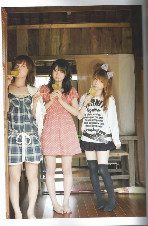 图片[27]-#モーニング娘。亀井絵里・道重さゆみ・田中れいな 写真集 亀井絵里 卒業記念 ハロハロ！Memories - 全本免费在线观看-阅图吧